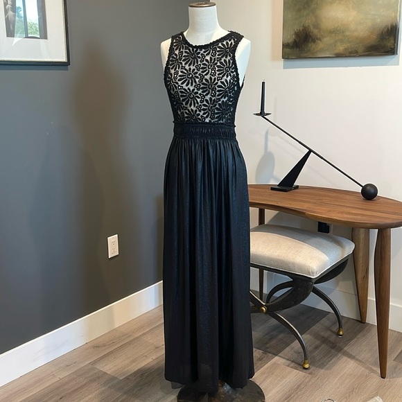 Nightcap Dresses & Skirts - Nightcap Carisa Rene Black Floral French Lace Dress